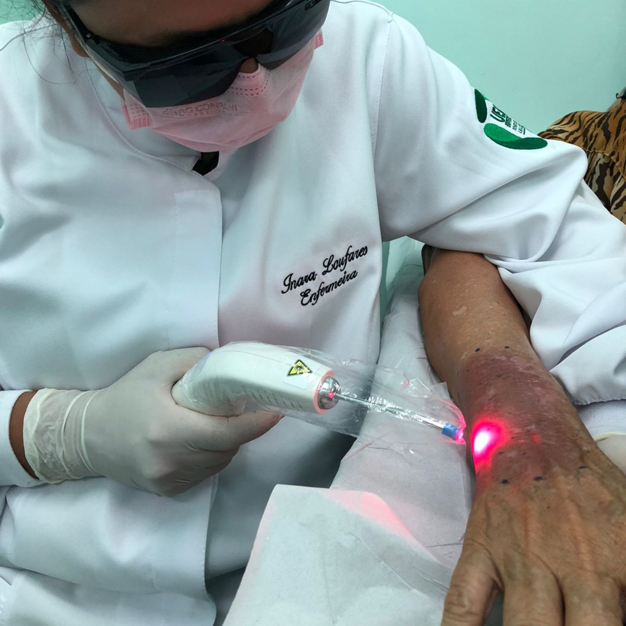 Enfermeira estomaterapeuta Especialista em Tratamento, prevenção e reabilitação de estomias, feridas e incontinência urinária em Manaus/AM.